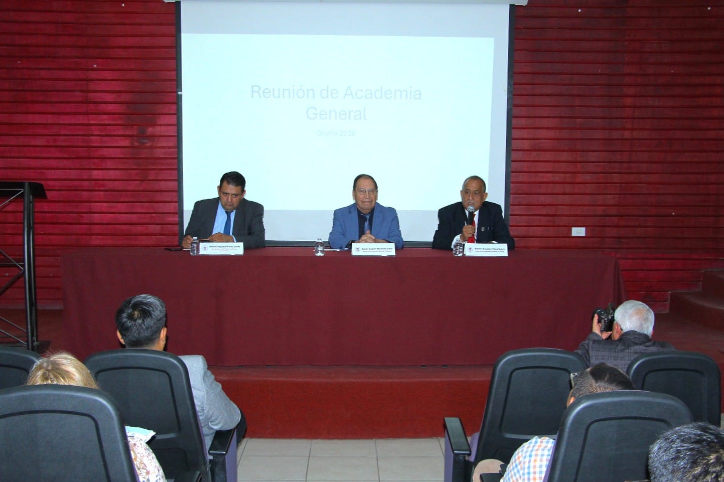 Rector de la UATx reconoce el papel fundamental del docente ante la transformación educativa